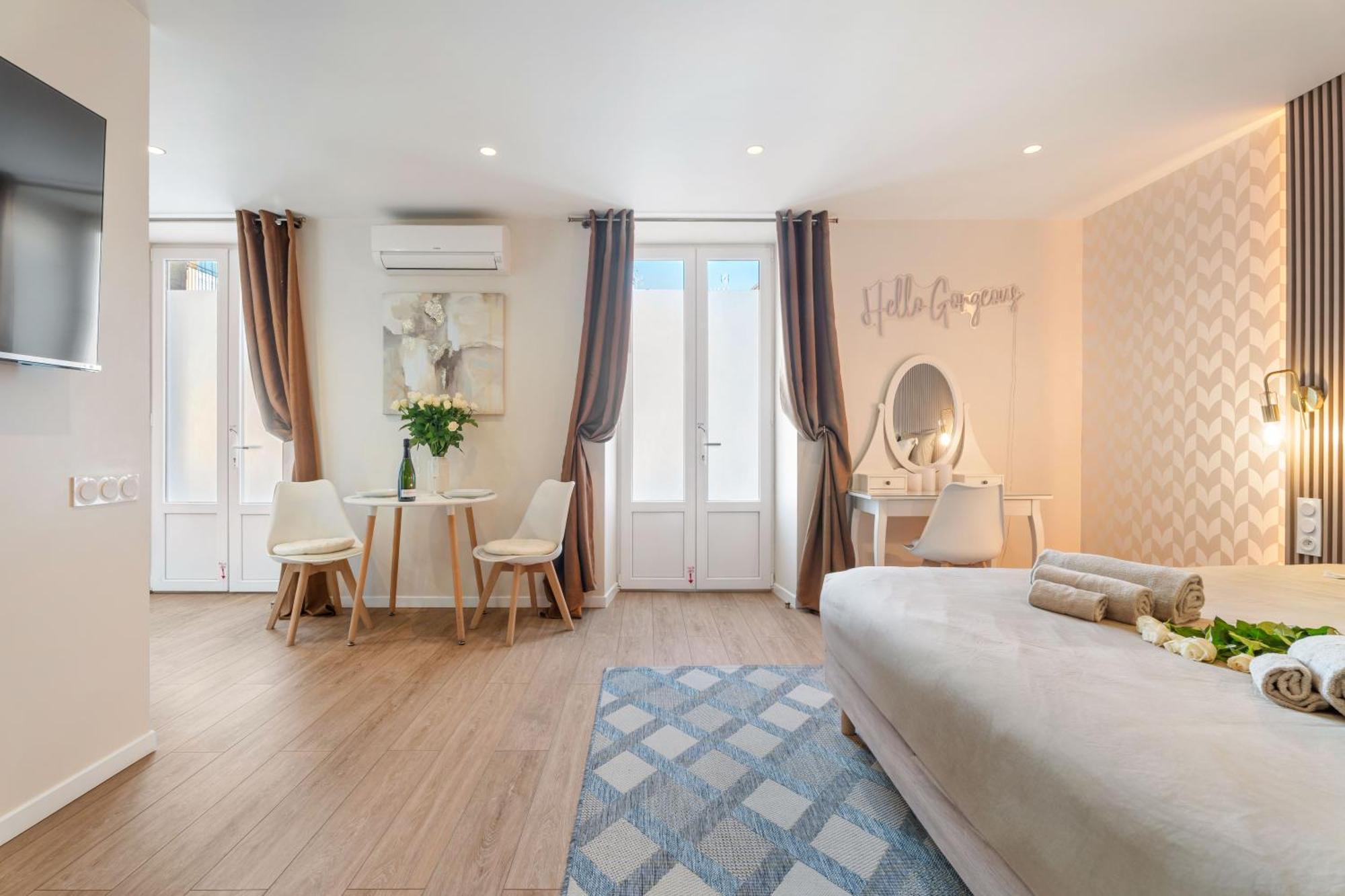 Nice Renting - Love Room Massena - Luxe Room - Jacuzzi - Terrace - King Bed - Ac Kültér fotó