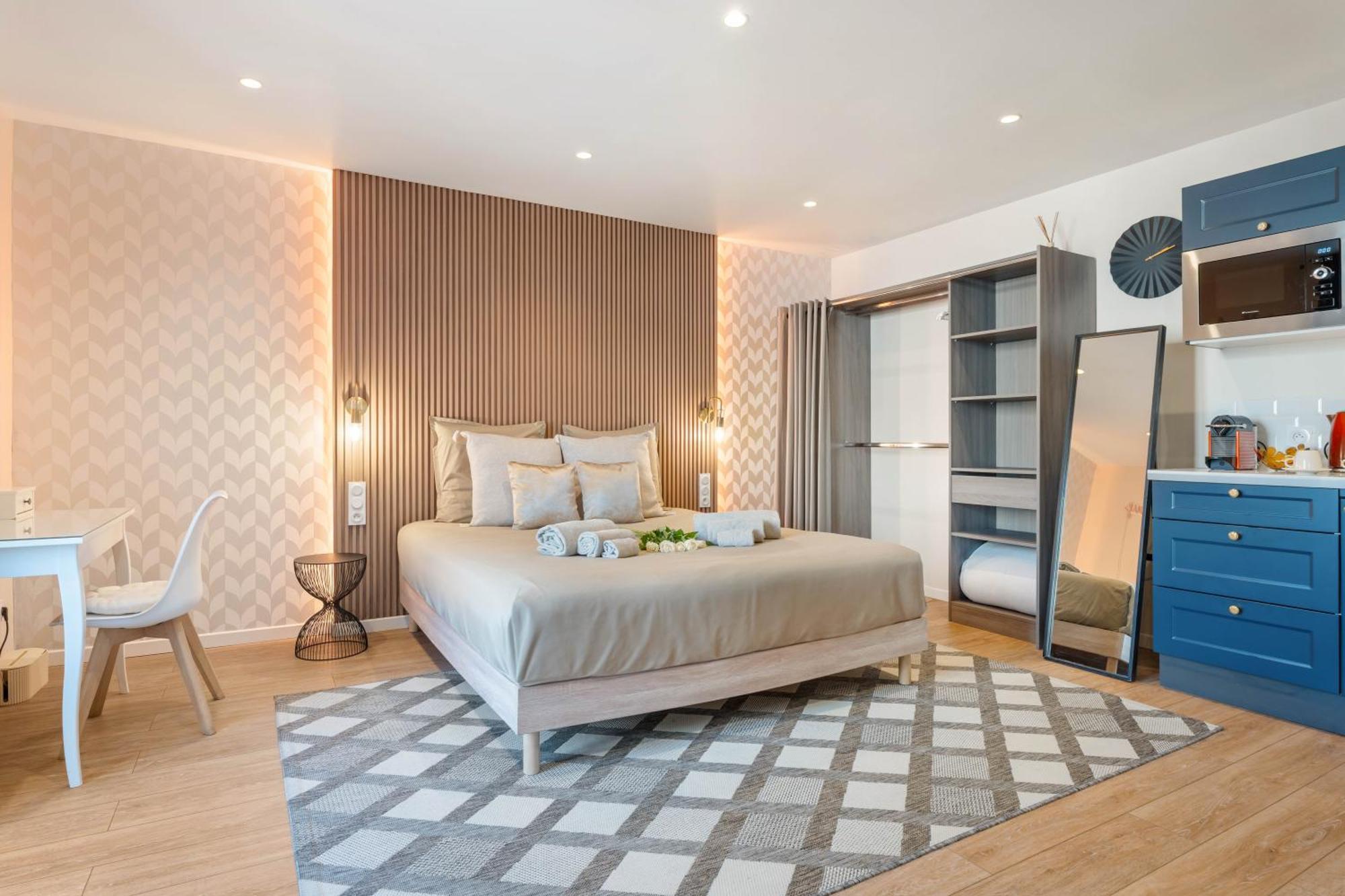Nice Renting - Love Room Massena - Luxe Room - Jacuzzi - Terrace - King Bed - Ac Kültér fotó